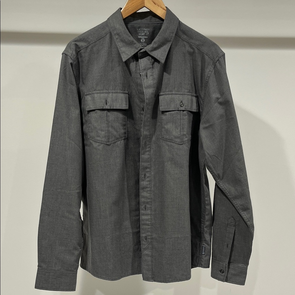 Mountain Hardwear Gray Casual Button Down Shirt
